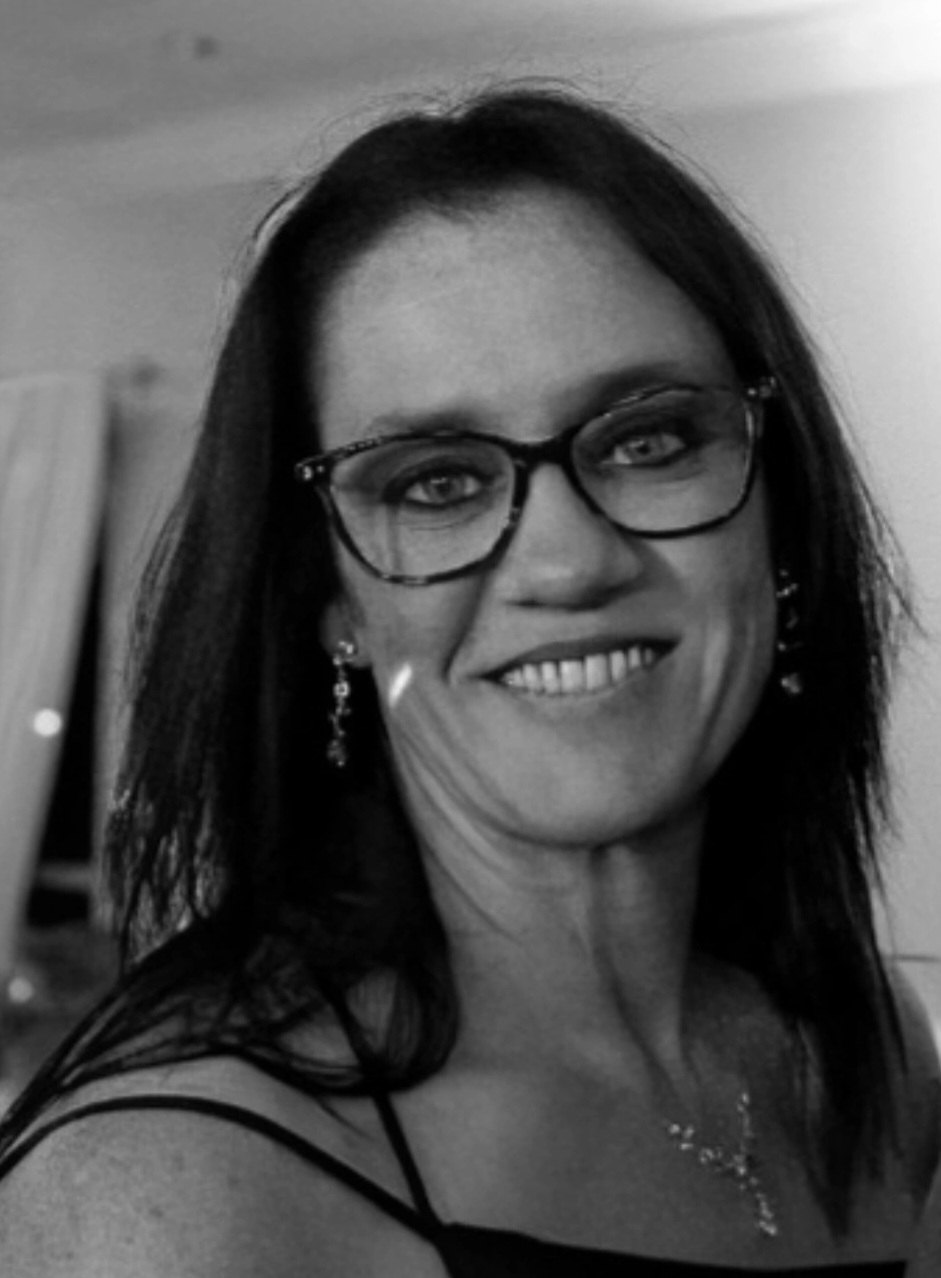 Genesis Langenhuizen performing